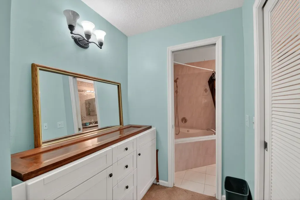 5155 Pine Drive Boynton Beach FL 33437