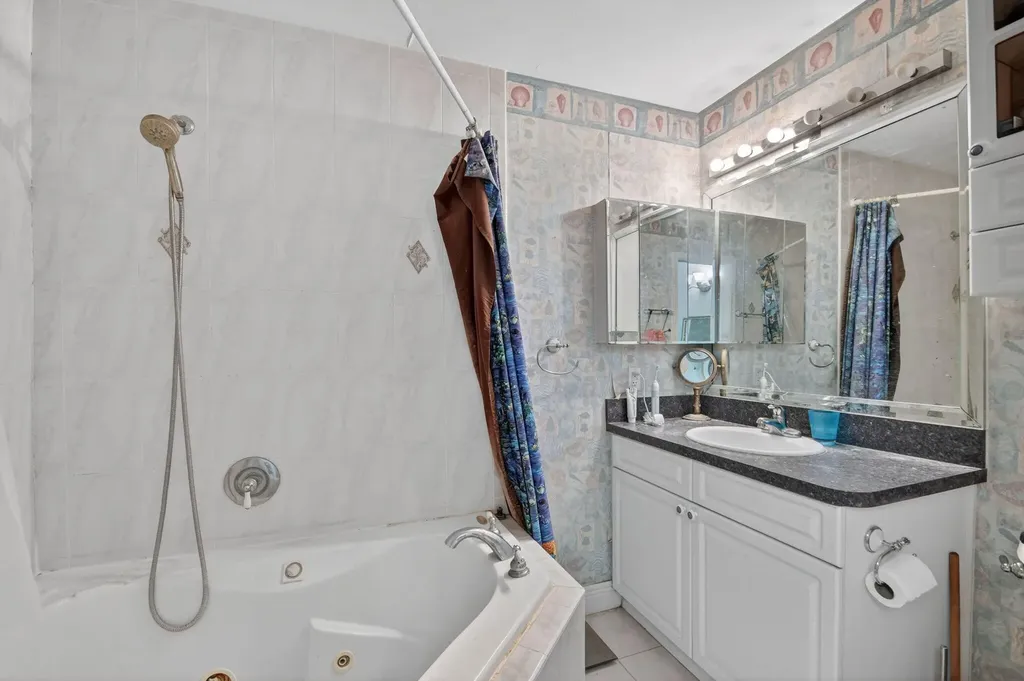 5155 Pine Drive Boynton Beach FL 33437