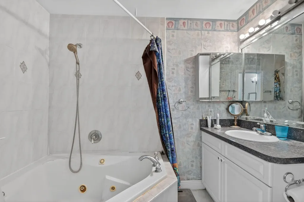 5155 Pine Drive Boynton Beach FL 33437