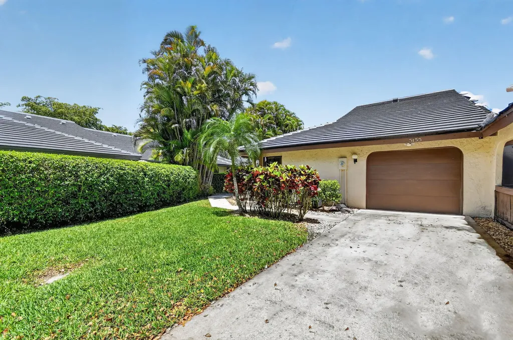 5155 Pine Drive Boynton Beach FL 33437
