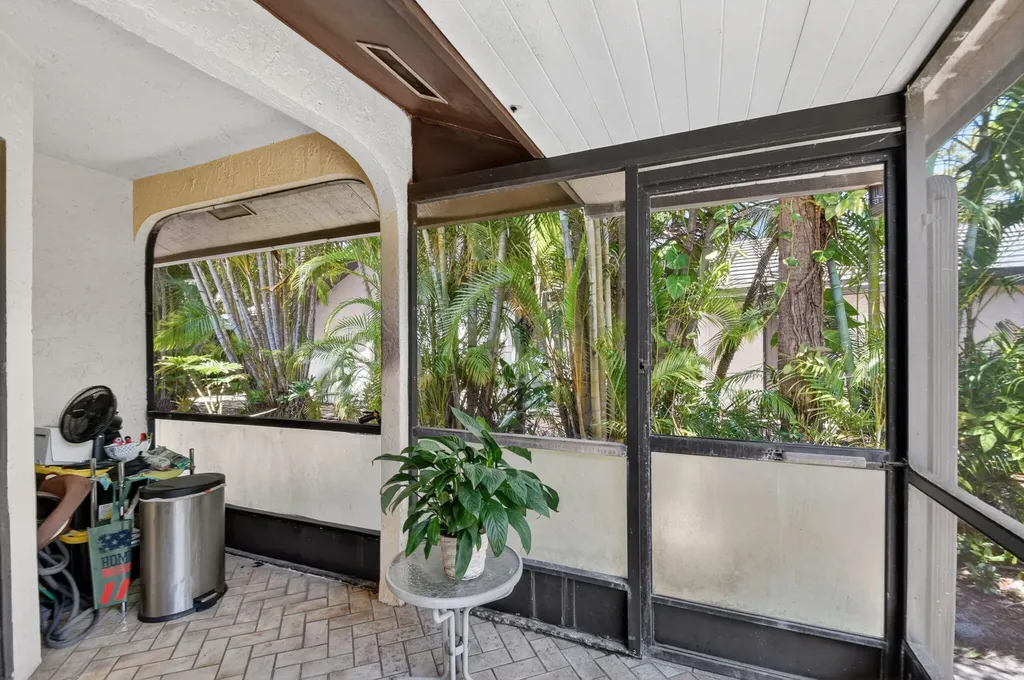 5155 Pine Drive Boynton Beach FL 33437