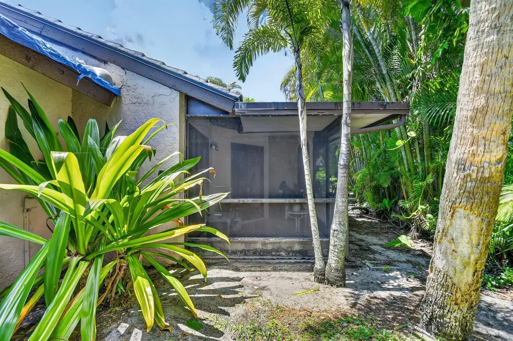 5155 Pine Drive Boynton Beach FL 33437