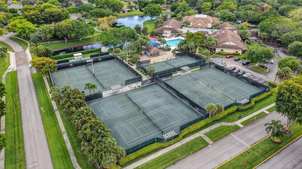 5155 Pine Drive Boynton Beach FL 33437