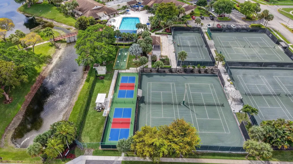 5155 Pine Drive Boynton Beach FL 33437