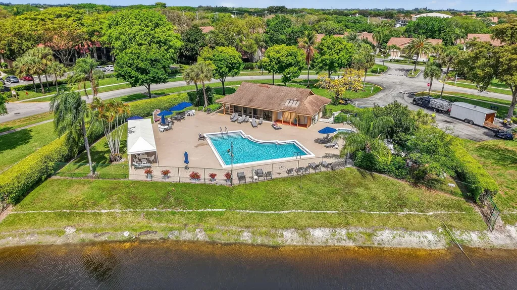 5155 Pine Drive Boynton Beach FL 33437