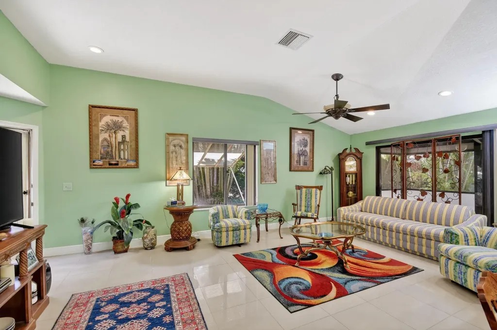 5155 Pine Drive Boynton Beach FL 33437