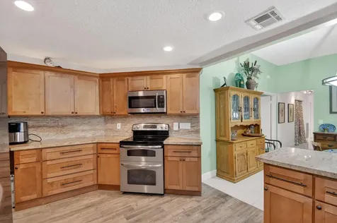 5155 Pine Drive Boynton Beach FL 33437