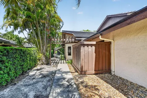 5155 Pine Drive Boynton Beach FL 33437