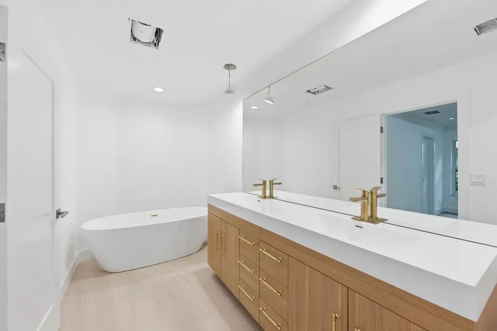 9677 N Springs Way Coral Springs FL 33076