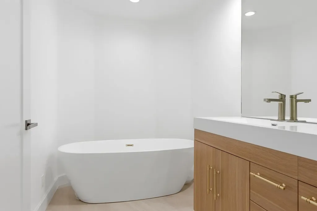 9677 N Springs Way Coral Springs FL 33076