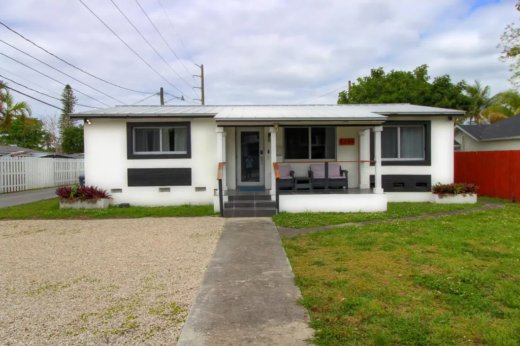 1324 N 24th Avenue Hollywood FL 33020