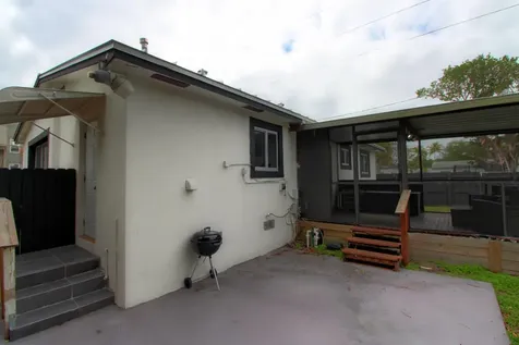 1324 N 24th Avenue Hollywood FL 33020