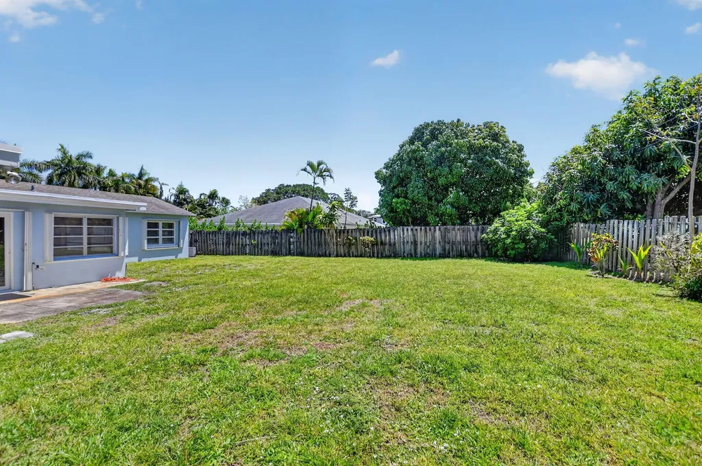 277 NW 3rd Court Boca Raton FL 33432