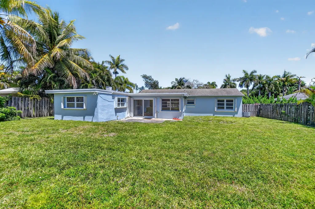 277 NW 3rd Court Boca Raton FL 33432