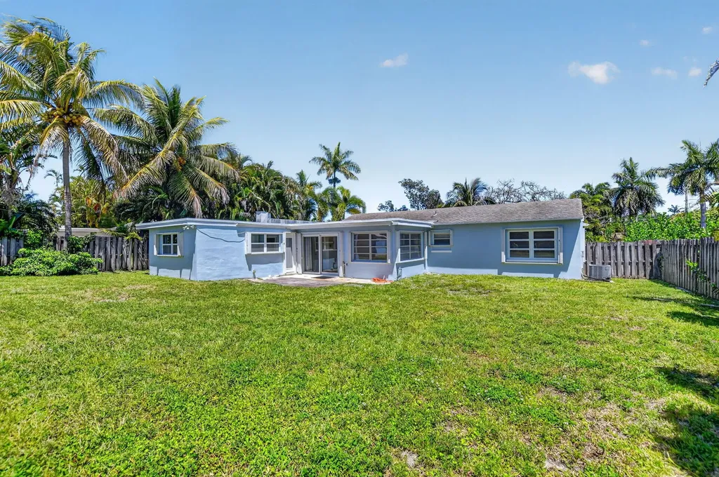 277 NW 3rd Court Boca Raton FL 33432
