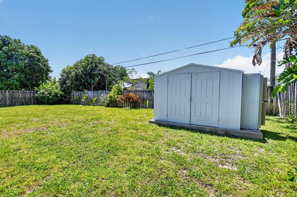 277 NW 3rd Court Boca Raton FL 33432