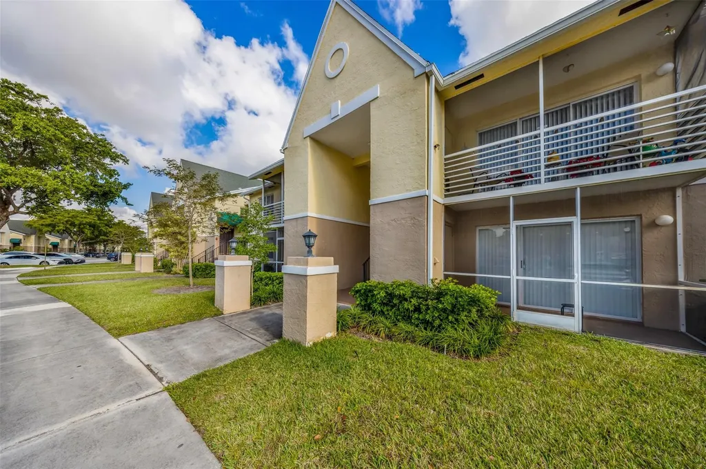 2809 N Course Drive Pompano Beach FL 33069