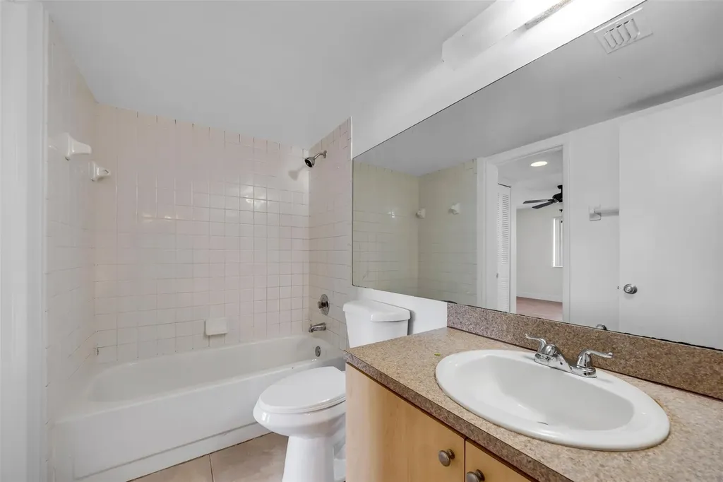 2809 N Course Drive Pompano Beach FL 33069