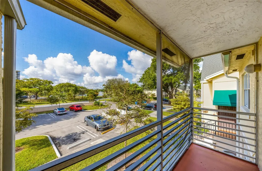 2809 N Course Drive Pompano Beach FL 33069