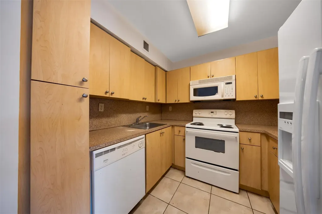 2809 N Course Drive Pompano Beach FL 33069