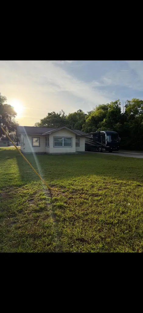 1011 S Palm Avenue Palatka FL