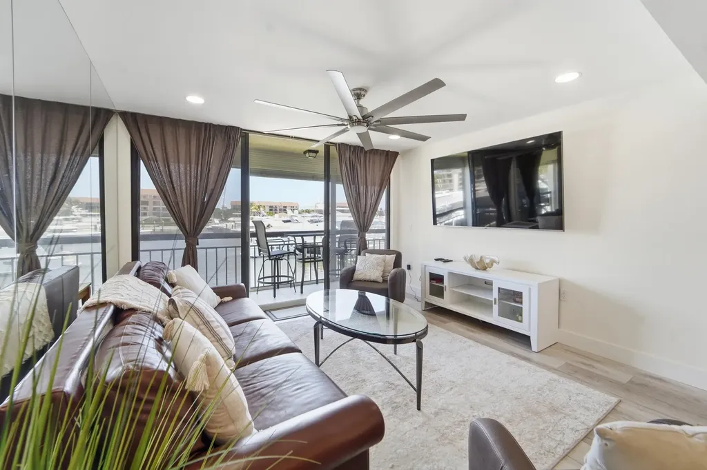 2501 Marina Isle Way Jupiter FL 33477