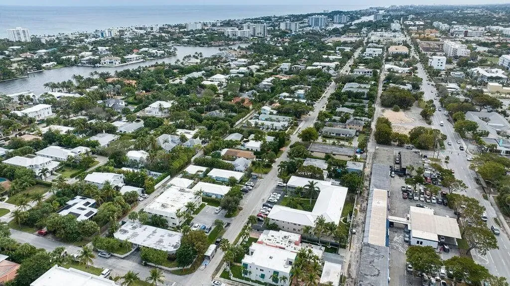 426 NE 7th Avenue Delray Beach FL 33483