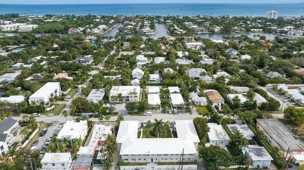 426 NE 7th Avenue Delray Beach FL 33483