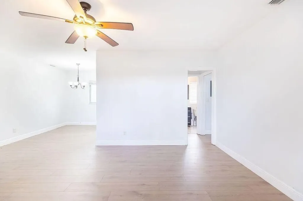 426 NE 7th Avenue Delray Beach FL 33483