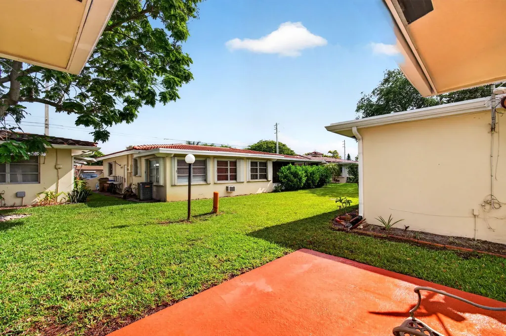 1255 NW 44th Street Deerfield Beach FL 33064