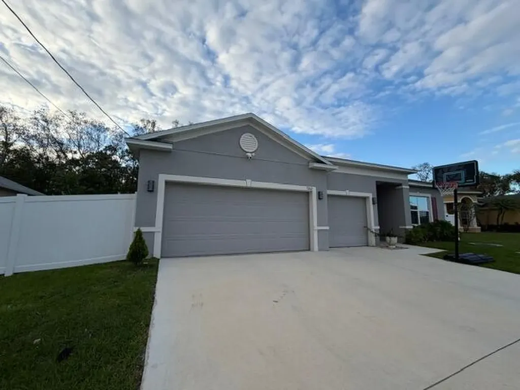 5262 NW Rugby Drive Port St Lucie FL 34983