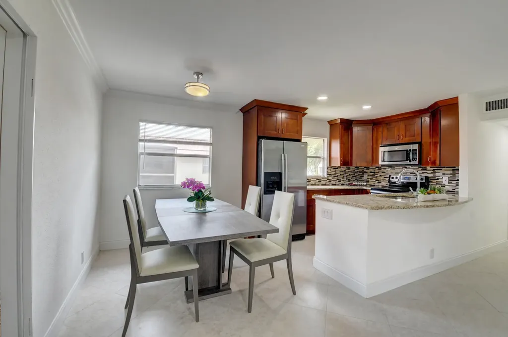 468 Saxony Way Delray Beach FL 33446