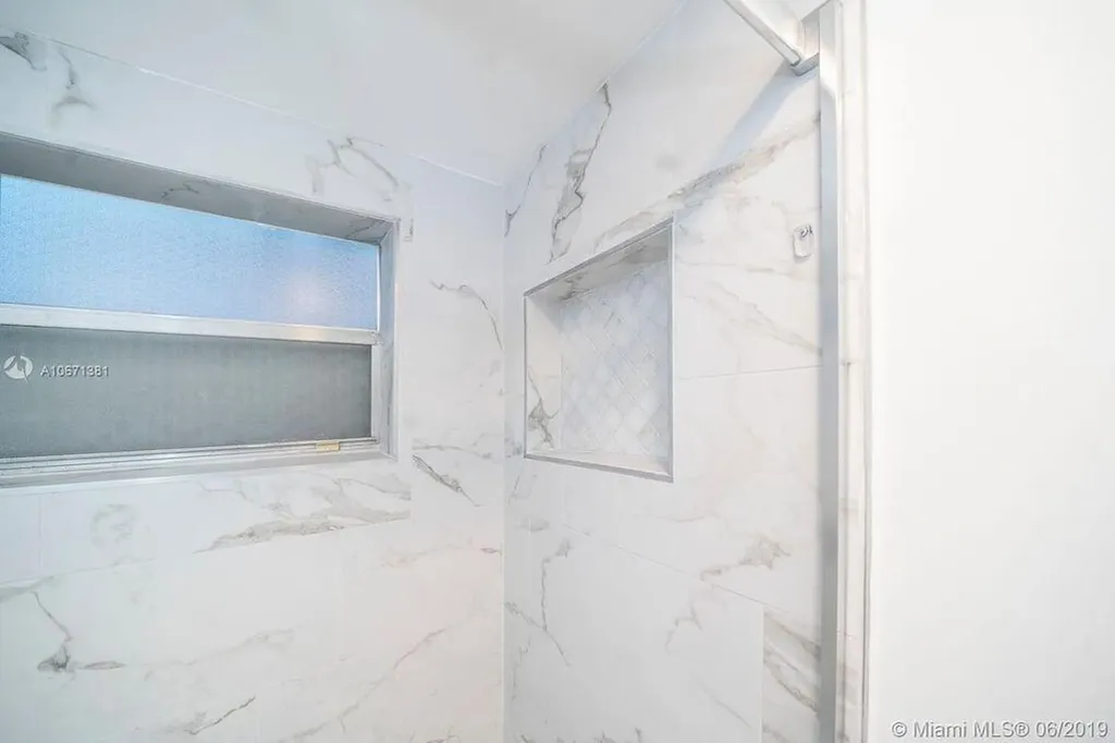 468 Saxony Way Delray Beach FL 33446