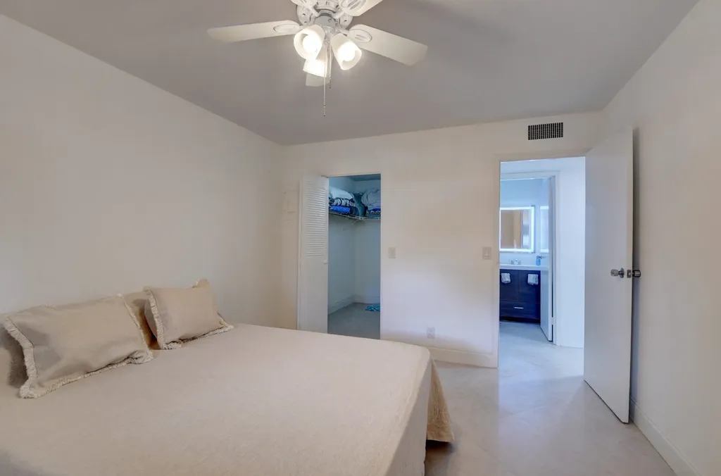 468 Saxony Way Delray Beach FL 33446