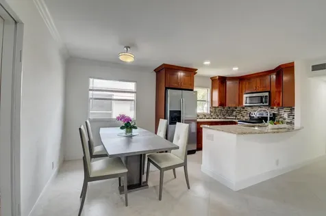 468 Saxony Way Delray Beach FL 33446