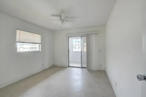 468 Saxony Way Delray Beach FL 33446