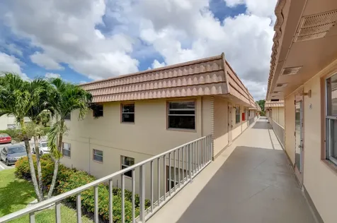 468 Saxony Way Delray Beach FL 33446