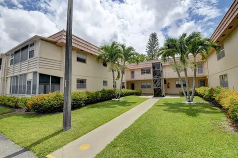 468 Saxony Way Delray Beach FL 33446
