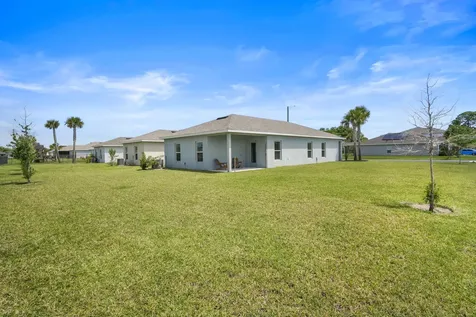 521 Cherimoya Street Fort Pierce FL 34981