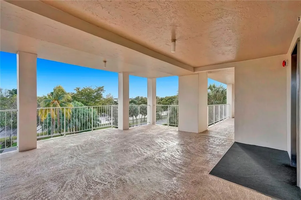 3051 S Palm Aire Drive Pompano Beach FL 33069
