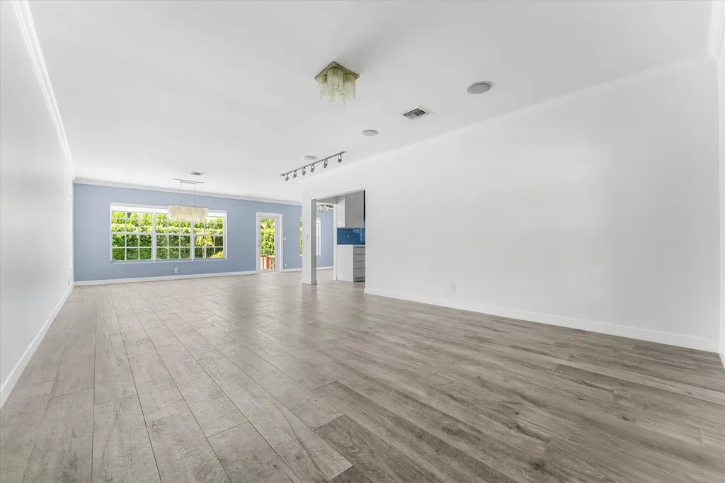 8934 Emerson Avenue Surfside FL 33154
