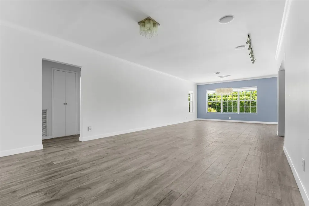 8934 Emerson Avenue Surfside FL 33154