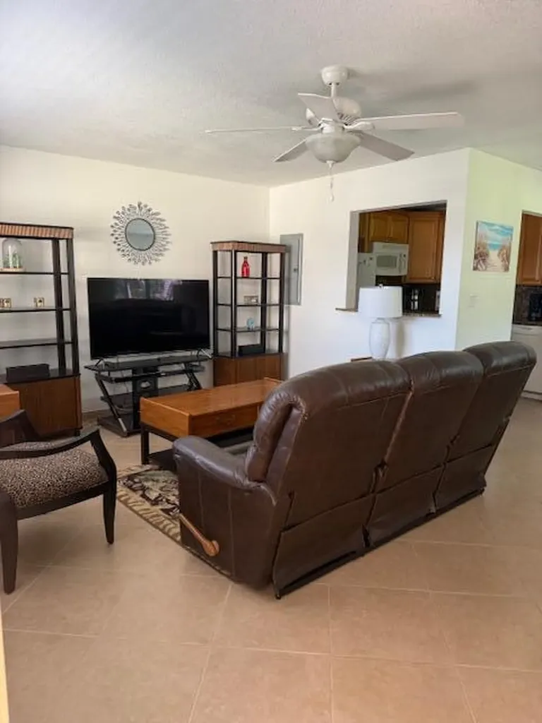 670 N Brittany N Delray Beach FL 33446