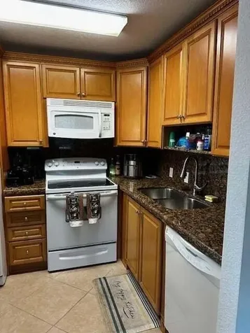 670 N Brittany N Delray Beach FL 33446