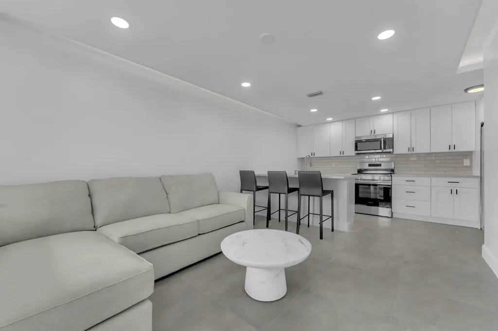 381 SE 15th Avenue Deerfield Beach FL 33441
