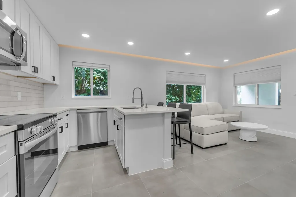 381 SE 15th Avenue Deerfield Beach FL 33441