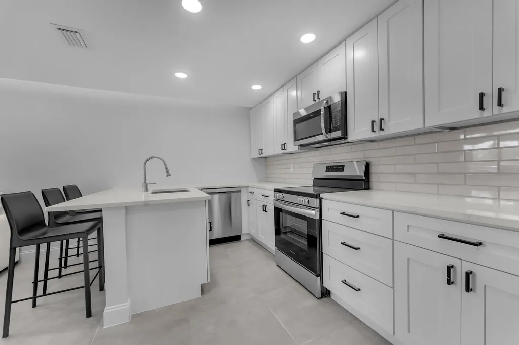 381 SE 15th Avenue Deerfield Beach FL 33441