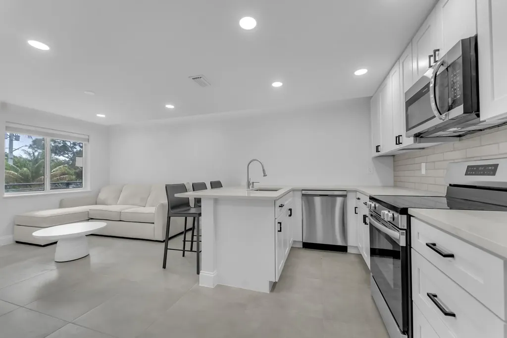 381 SE 15th Avenue Deerfield Beach FL 33441