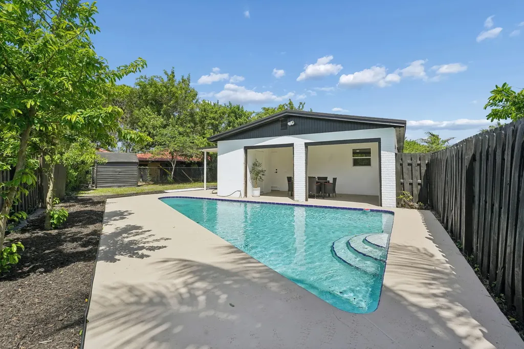 1527 Live Oak Drive West Palm Beach FL 33415