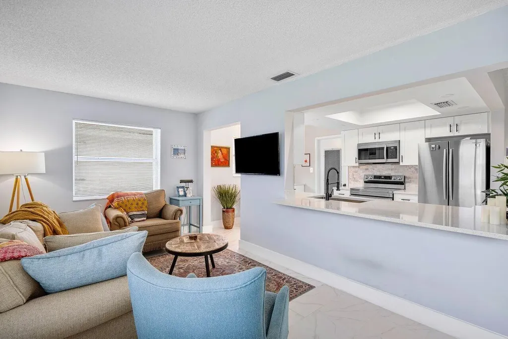 517 SW 18th Street Boynton Beach FL 33426
